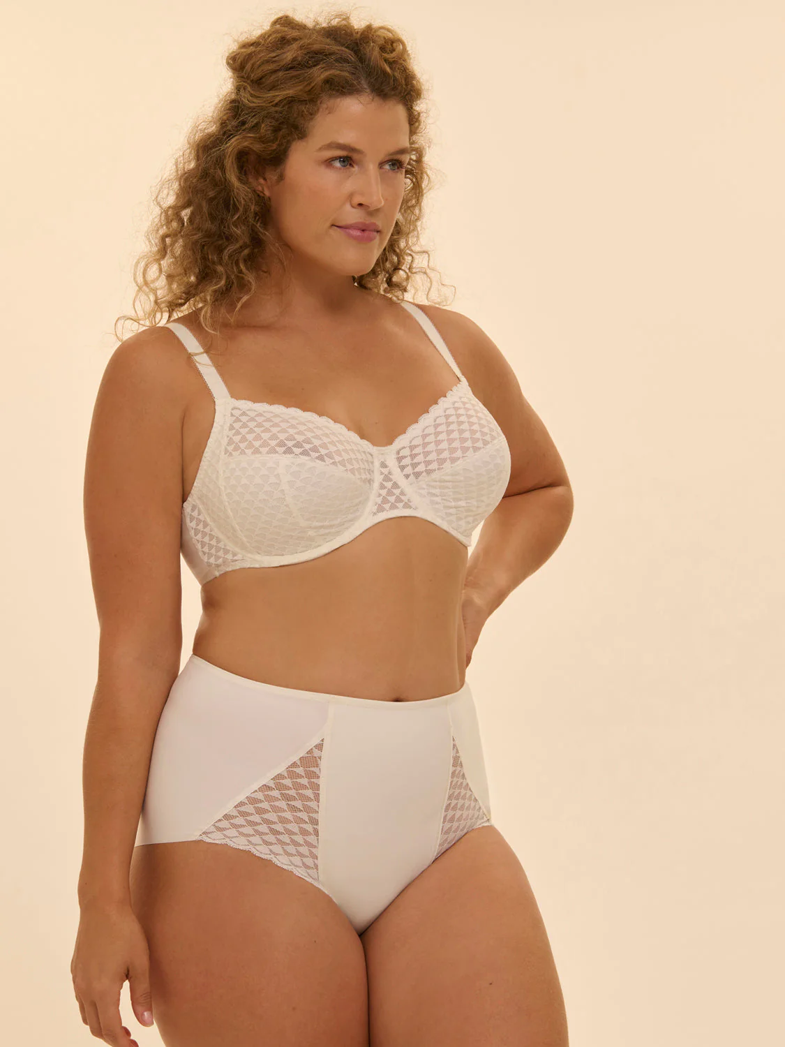 Subtile Full Cup - Ivory - Image 4