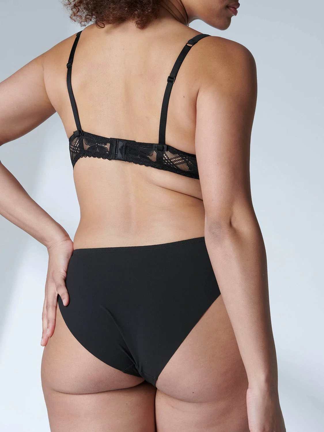 Victoire Sheer Demi - Black - Image 4