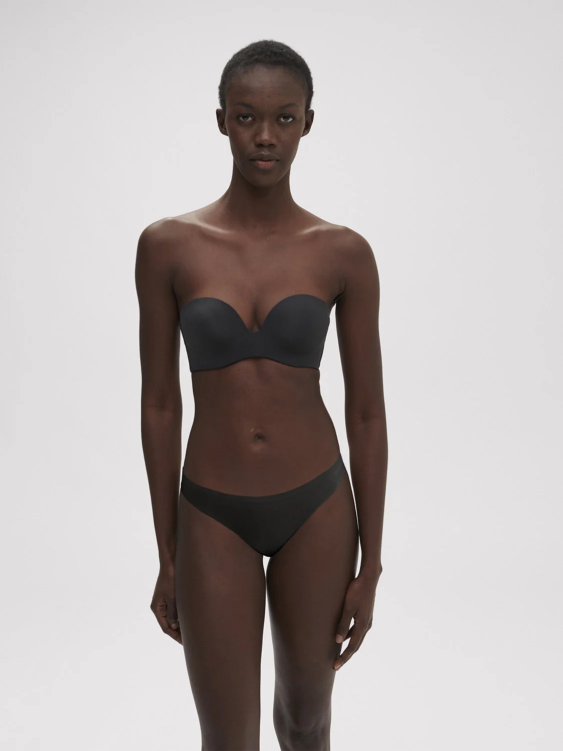 Essentiel Strapless - Black - Image 3
