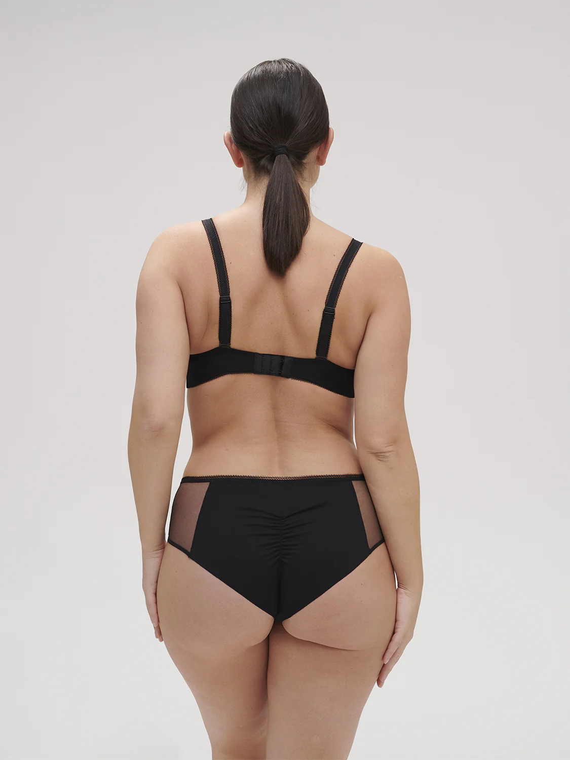 Amazone Full Coverage Plunge - Black - Image 4