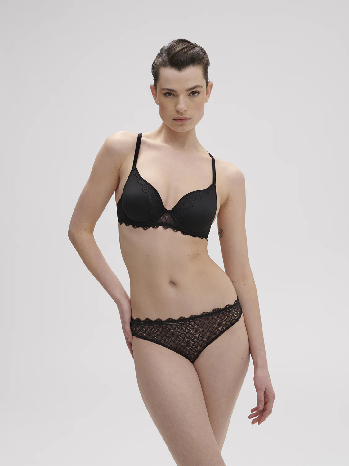 Escale Tanga - Black - Image 3