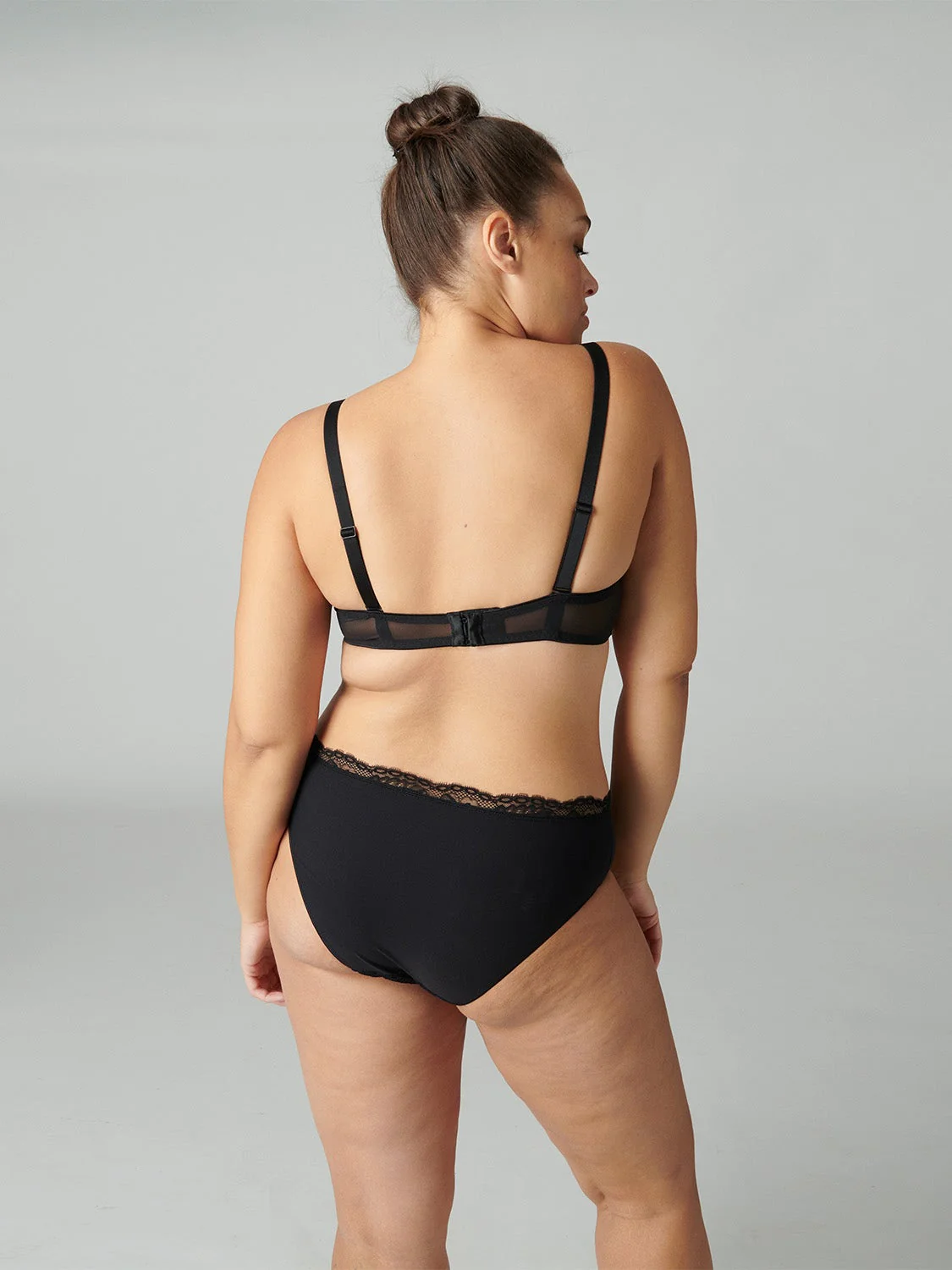 Exotica Triangle Contour - Black - Image 10