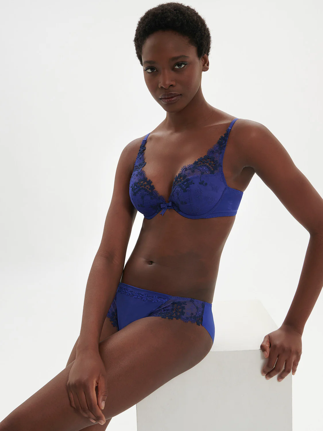 Wish Triangle Contour - Electric Blue - Image 5
