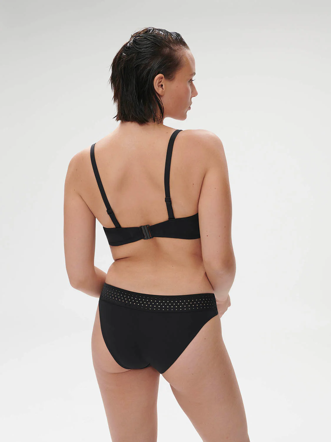Hoya Underwire Bandeau - Black - Image 16